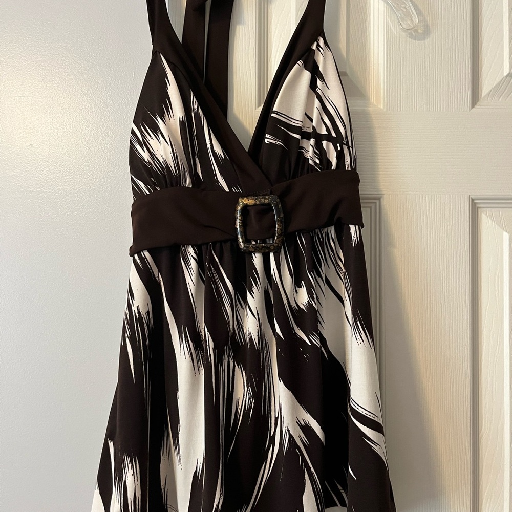 Brown and white flirty summer top